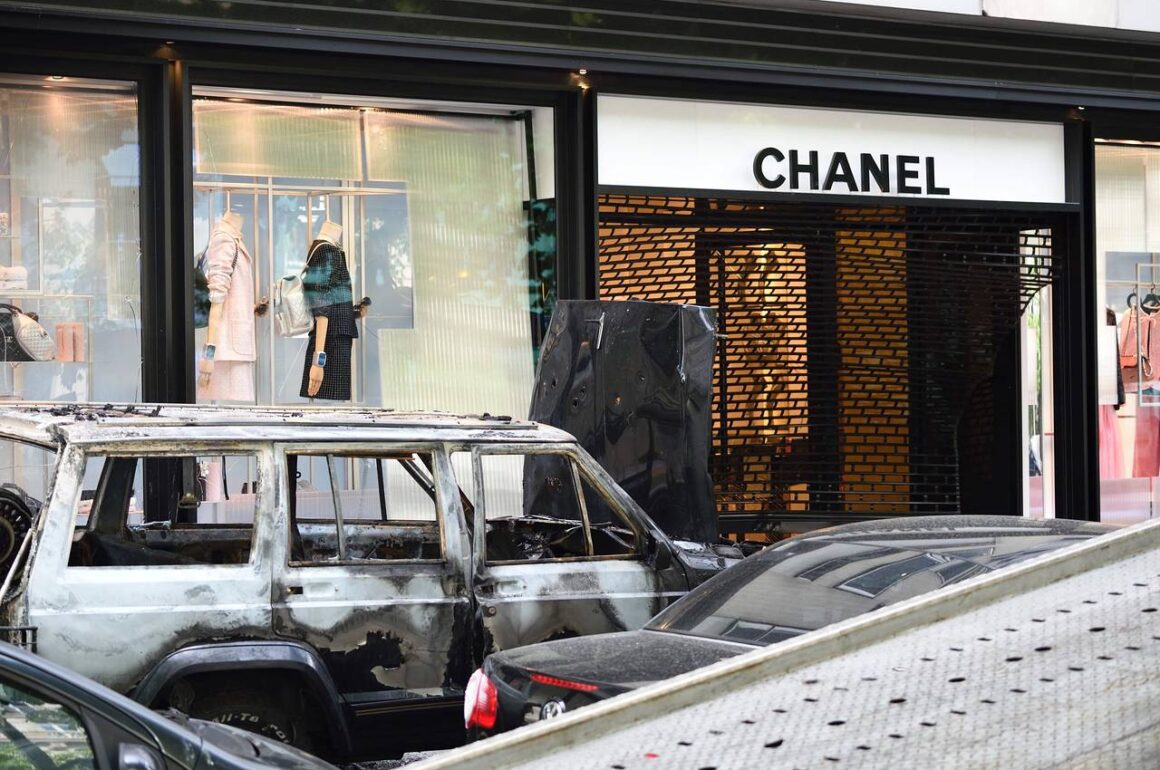 Tyveri i Chanel Boutique