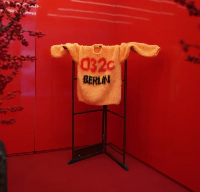 032c Hvad er det for et mærke, og hvorfor skaber det så meget postyr